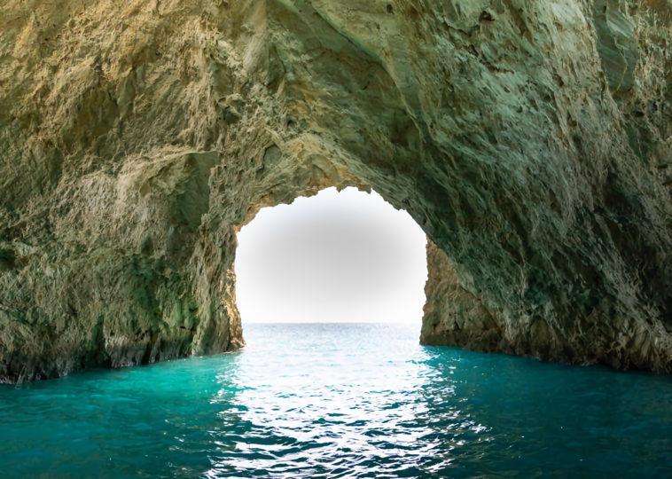 Top 7 Extraordinary Caves in the World Top 7 Extraordinary Caves in the World