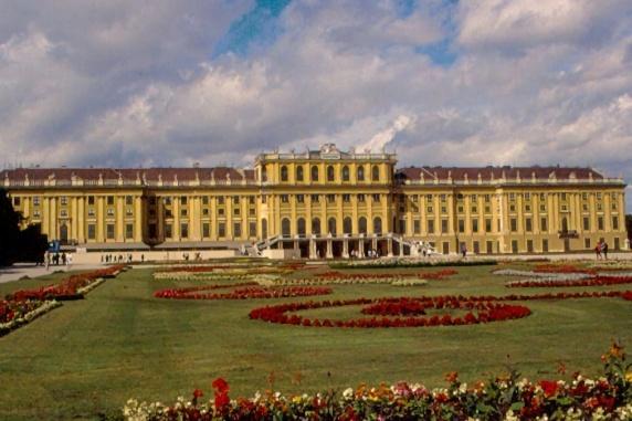 Discover 5 Iconic Vienna Attractions for Unforgettable Adventures