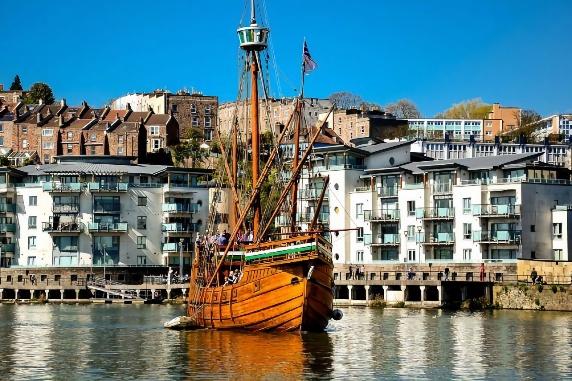 5 Great Places to See and Visit in Bristol, England